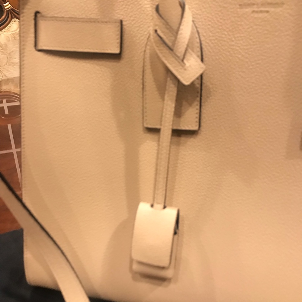 YSL GRAINED LEATHER SAC DE JOUR ALMOST NEW - Picture 3 of 8